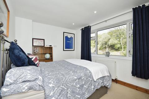 21 Birchitt Road, Sheffield, S17 4QN