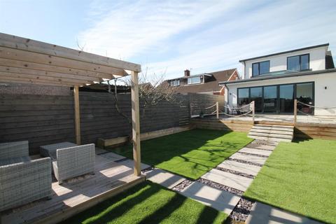 3 bedroom detached bungalow for sale - Hengoed Avenue, Cefn Hengoed, Hengoed