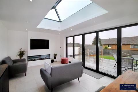 3 bedroom detached bungalow for sale - Hengoed Avenue, Cefn Hengoed, Hengoed