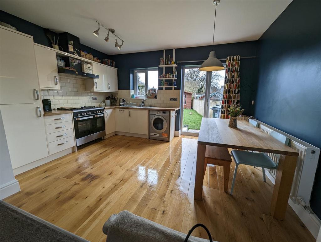 The Leas, Darlington 3 bed semidetached house £150,000