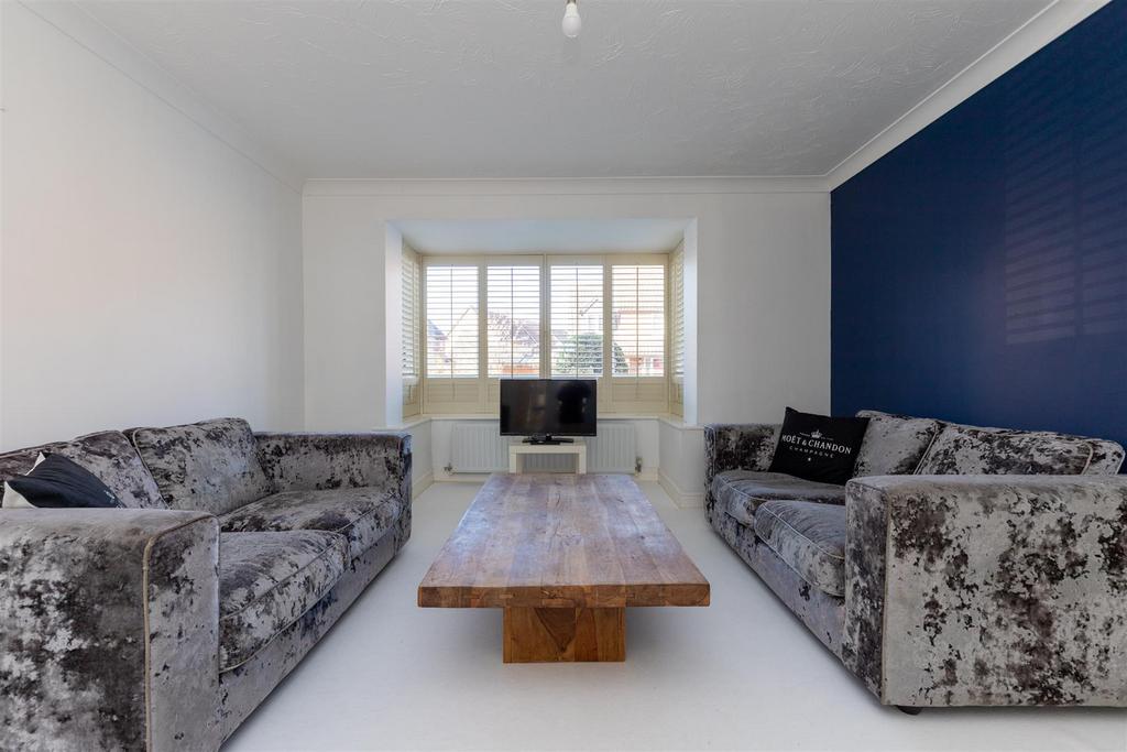 Merlin Drive, Sandy 4 bed detached house £400,000