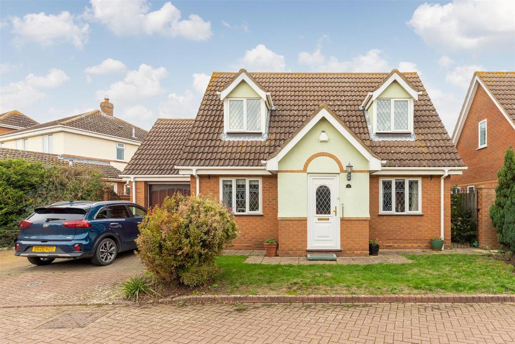 Old Station Court, Blunham, Bedford 3 bed chalet £390,000
