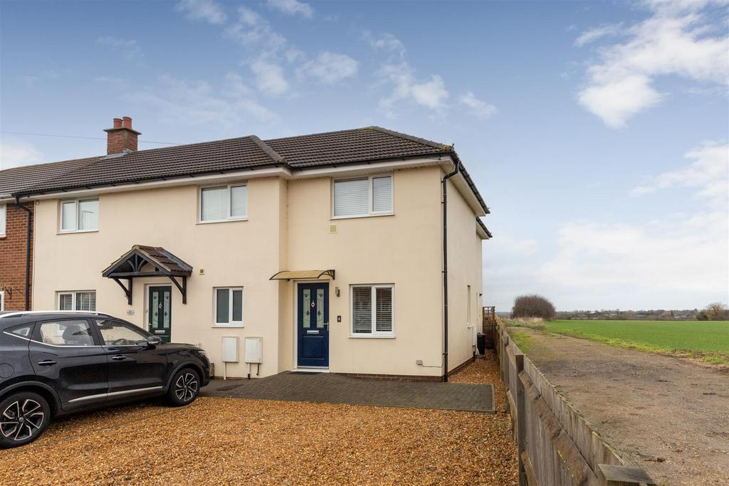 Bedford Road, Moggerhanger 2 bed end of terrace house for sale £295,000