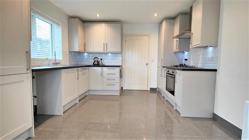 Bedford Road, Moggerhanger 2 bed end of terrace house for sale £295,000