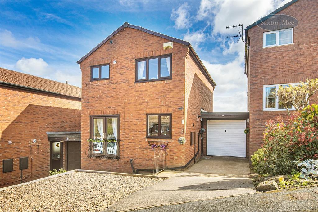 Helliwell Lane, Deepcar, Sheffield 3 bed detached house - £230,000