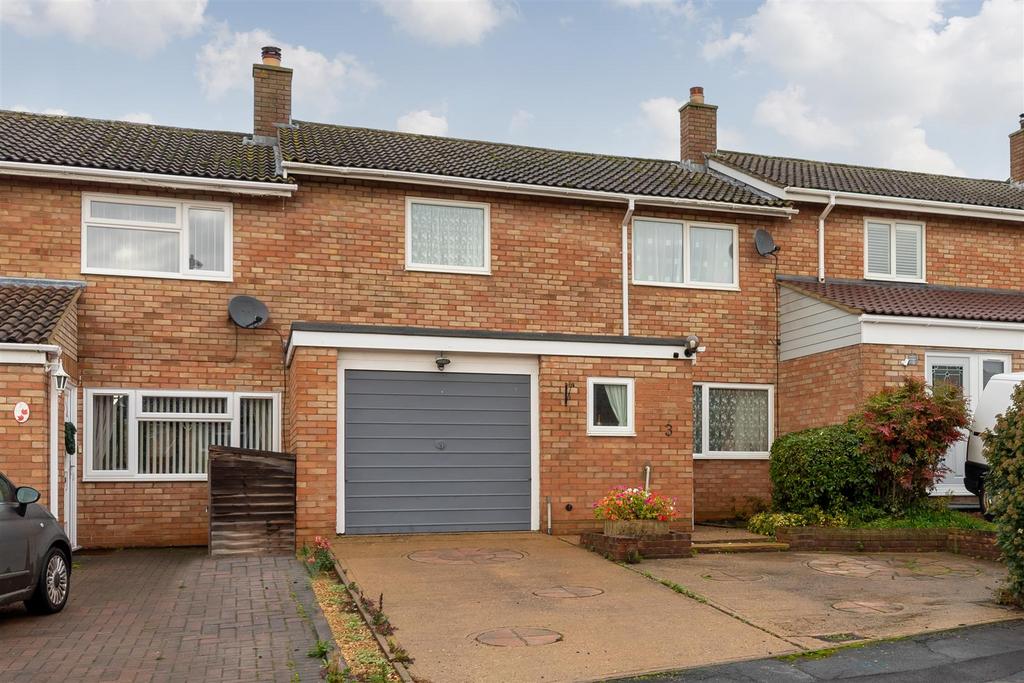 Maple Court, Gamlingay, Sandy 3 bed terraced house £315,000