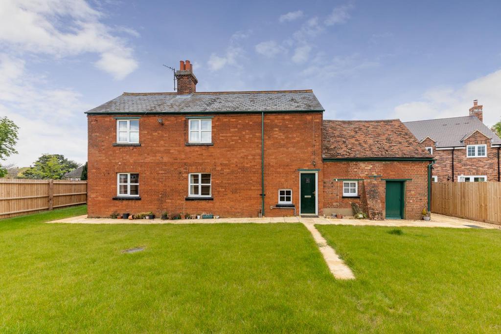 Sandy Road, Everton, Sandy 3 bed detached house £400,000