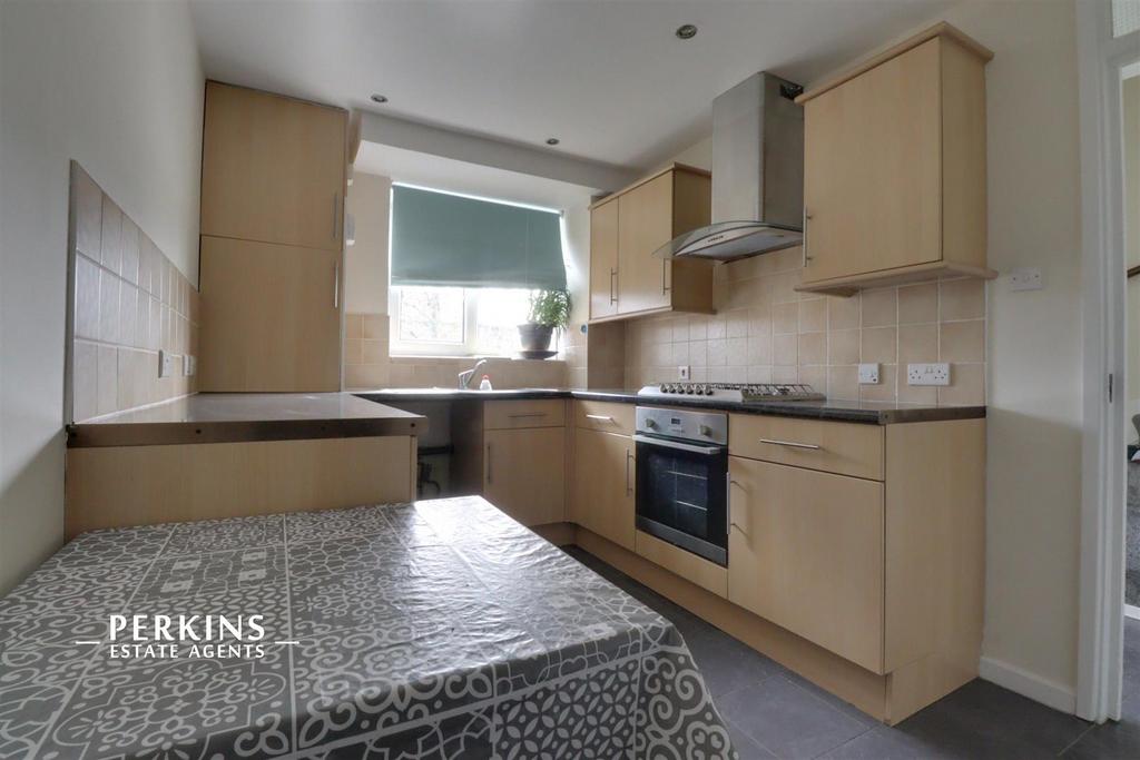 Kitchen2.jpg
