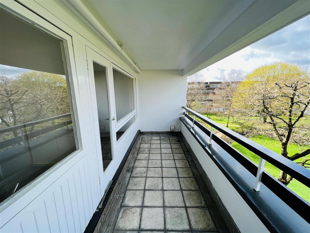 Balcony 2.jpg