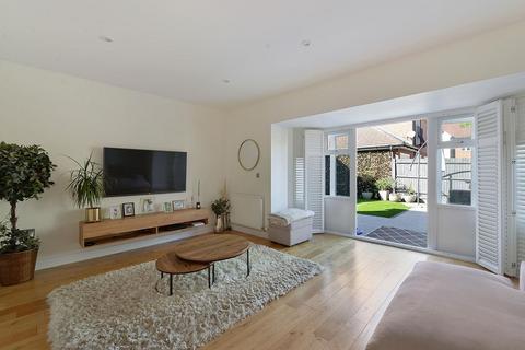 19 Baxter Way, Kings Hill, West Malling, ME19 4DE