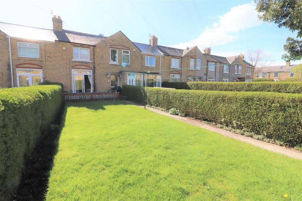 FRONT PATIO &amp; LARGE LAWNED GARDEN