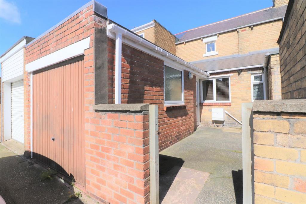Enclosed yard to rear