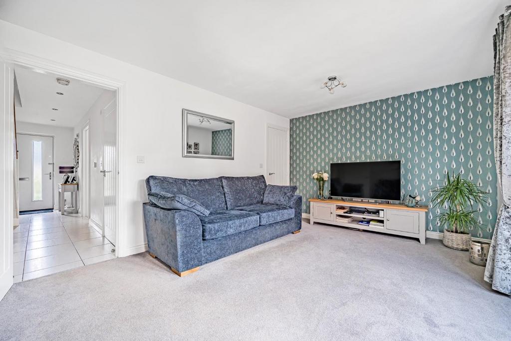 Bannister Way, Leybourne, West Malling 3 bed semidetached house £425,000