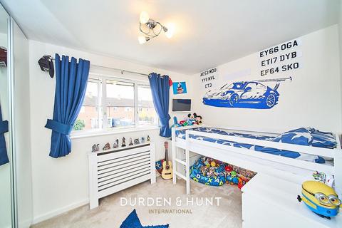 32 Hereward Green, Loughton, IG10 2HE