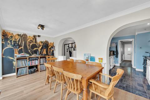 8 Tilbury Close, Orpington, BR5 2JR