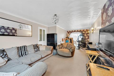 8 Tilbury Close, Orpington, BR5 2JR