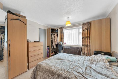 8 Tilbury Close, Orpington, BR5 2JR