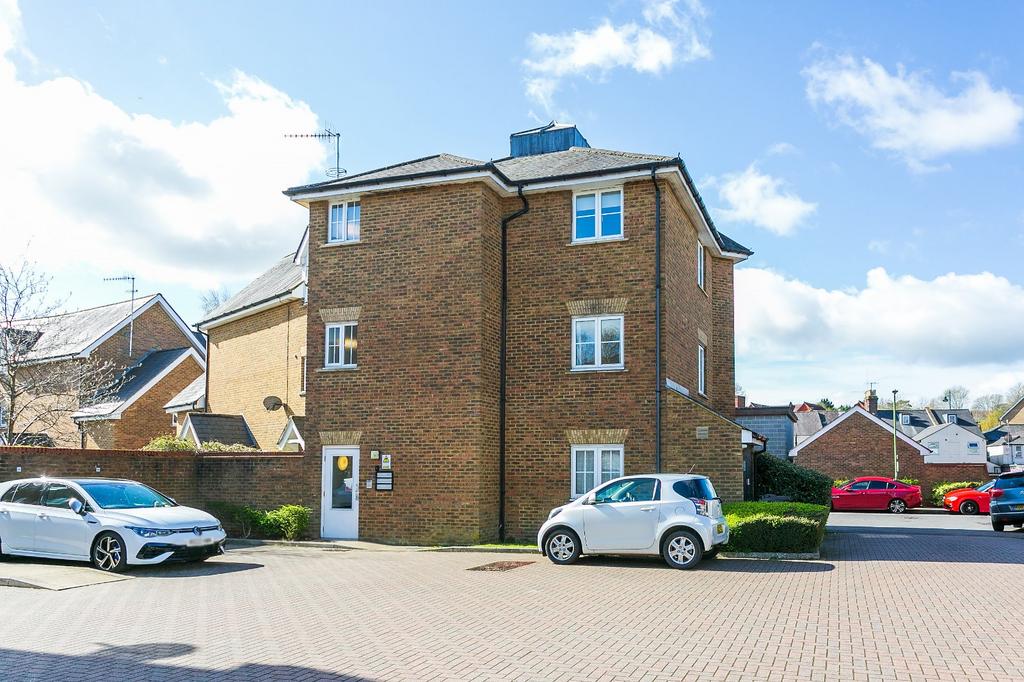 Fourdrinier Way, Apsley, Hemel Hempstead, Herts, HP3 2 bed apartment