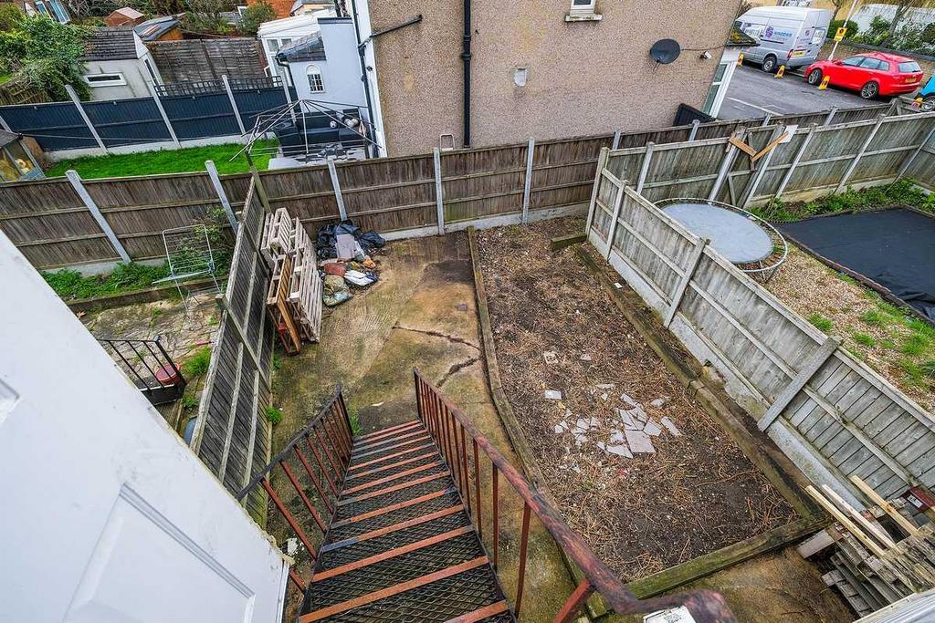 157 Chingford Mount repo ext-1 RSLG.JPG