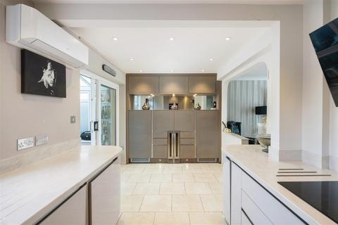 206 Sandcross Lane, Reigate, RH2 8LL