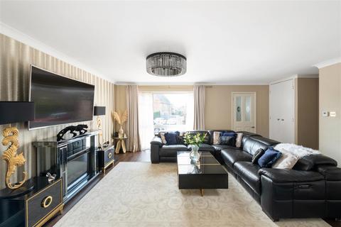 206 Sandcross Lane, Reigate, RH2 8LL