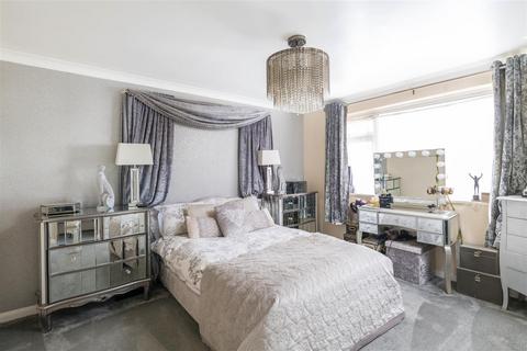 206 Sandcross Lane, Reigate, RH2 8LL