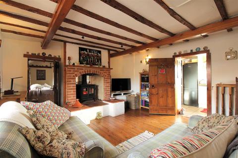 2 bedroom cottage for sale, Blacksmiths Row, Gayton