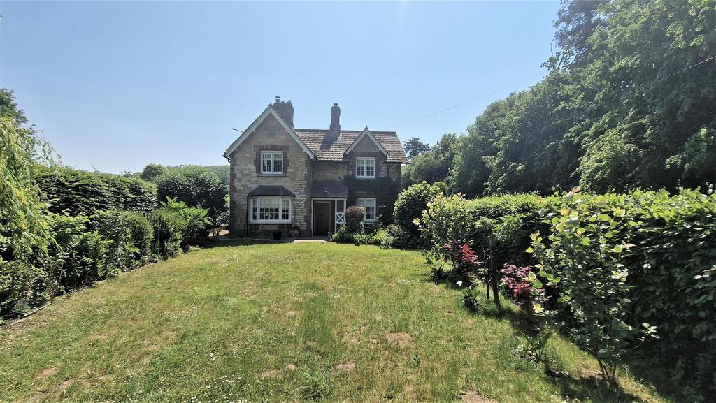 Old Derry Hill 4 bed detached house for sale £500,000