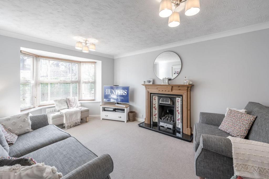 Kinloch Drive, Dudley 4 bed detached house £360,000