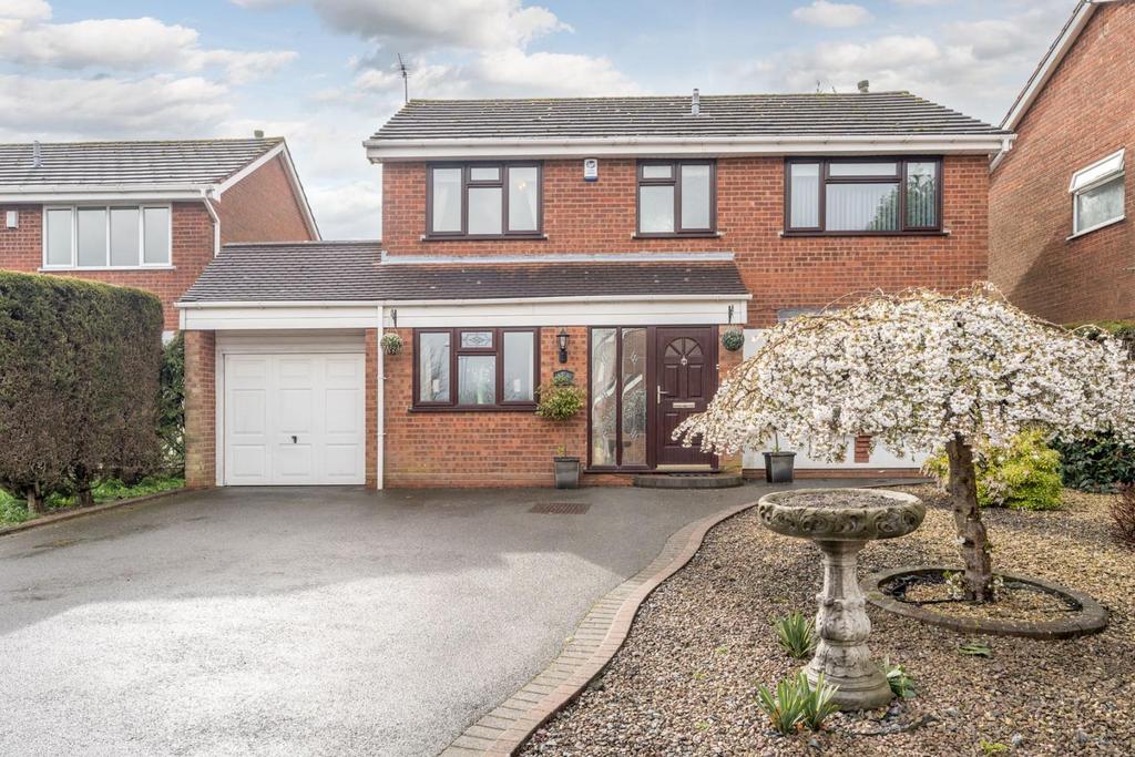 Larch Grove, Sedgley, DY3 1TL 4 bed detached house for sale £380,000