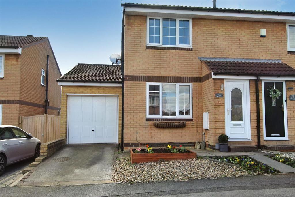 Swallow Close, Darton, Barnsley S75 5RH 2 bed semidetached house for