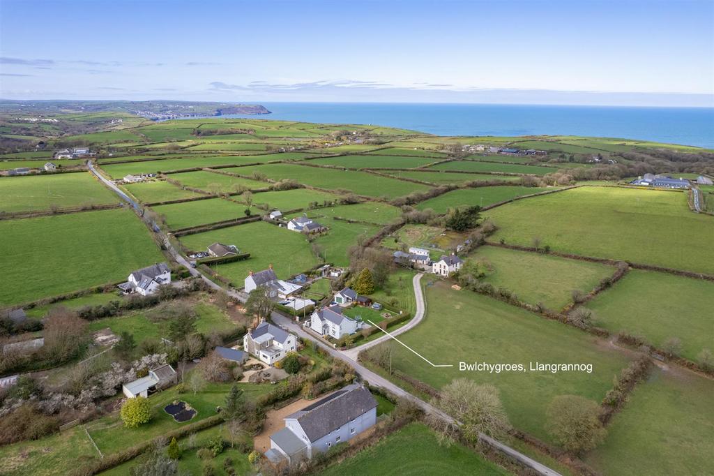 Llangrannog, Llandysul 3 bed detached house £460,000