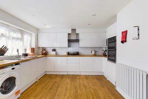 2 Ravenshead Close, South Croydon, CR2 8RL