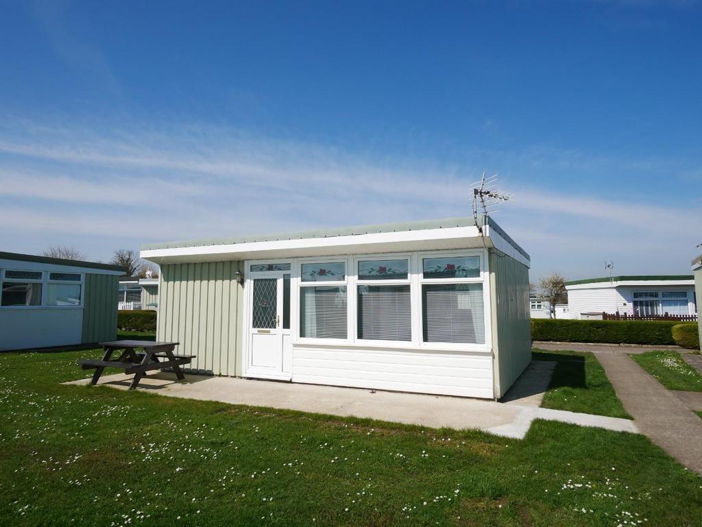Fort Road, Lavernock, Penarth 2 bed chalet for sale £37,000