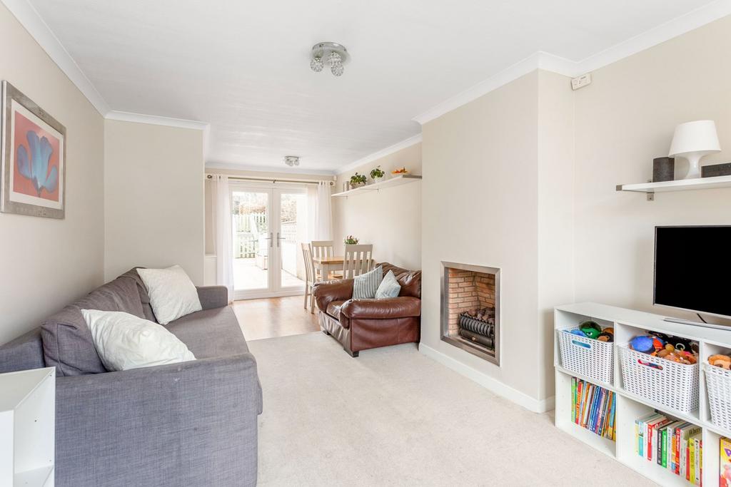 Weavers Knowe Crescent, Currie, EH14 3 bed semidetached house £295,000