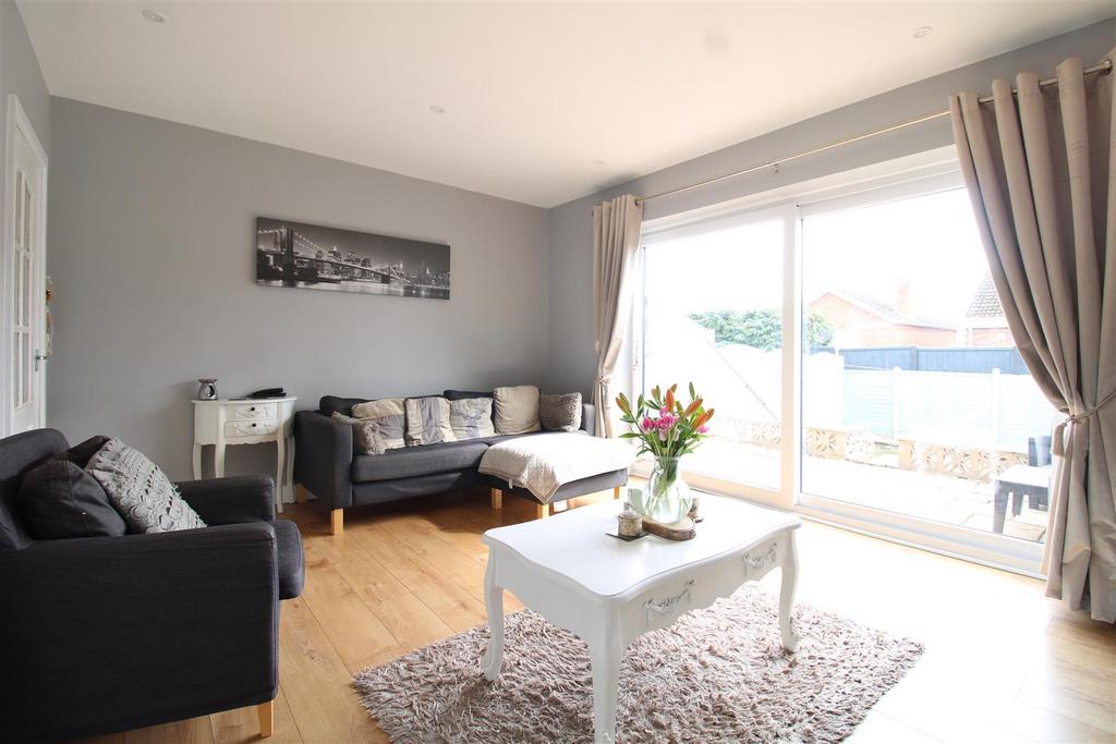 Scafell Road, Stourbridge 3 bed semidetached house for sale £225,000