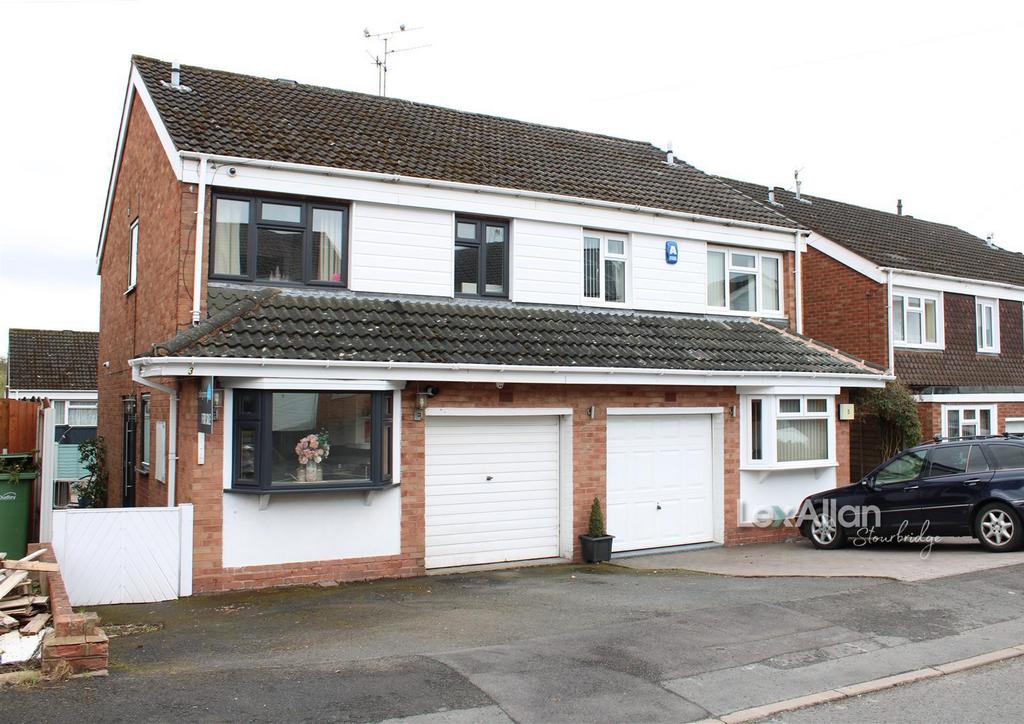 Scafell Road, Stourbridge 3 bed semidetached house for sale £230,000