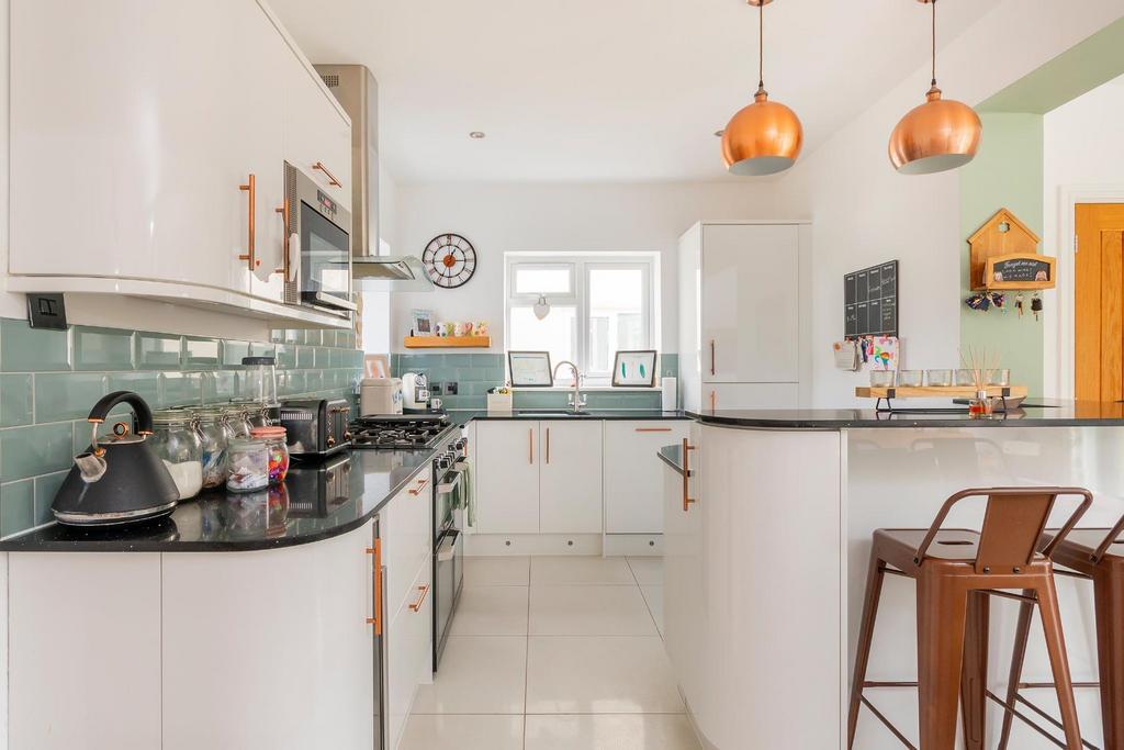 TNECSERCDOOWEKAL33 - Kitchen C.jpg