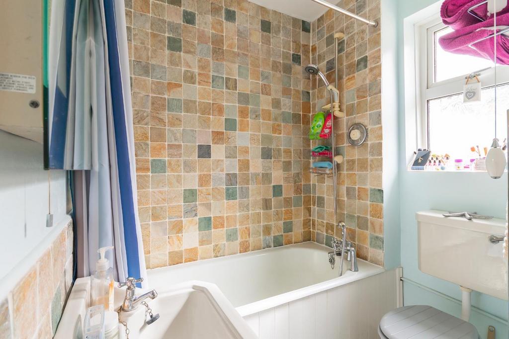TNECSERCDOOWEKAL33 - Bathroom C.jpg