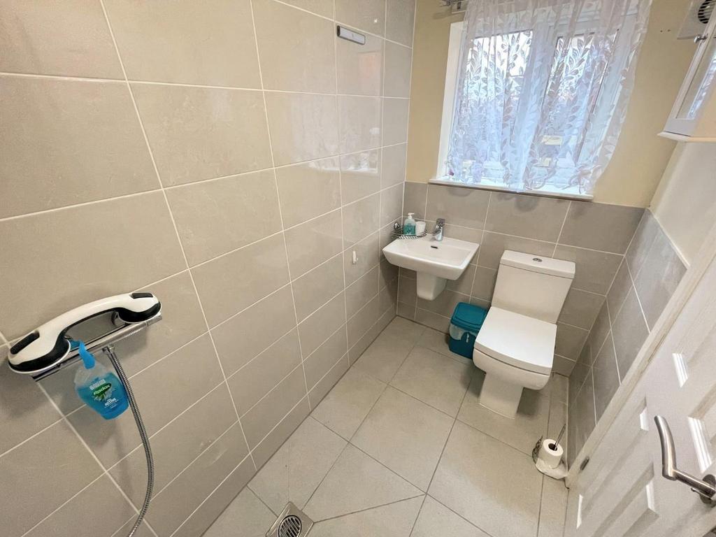 En suite wet room