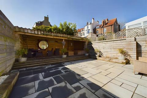 14 Castlegate, Scarborough, YO11 1QY