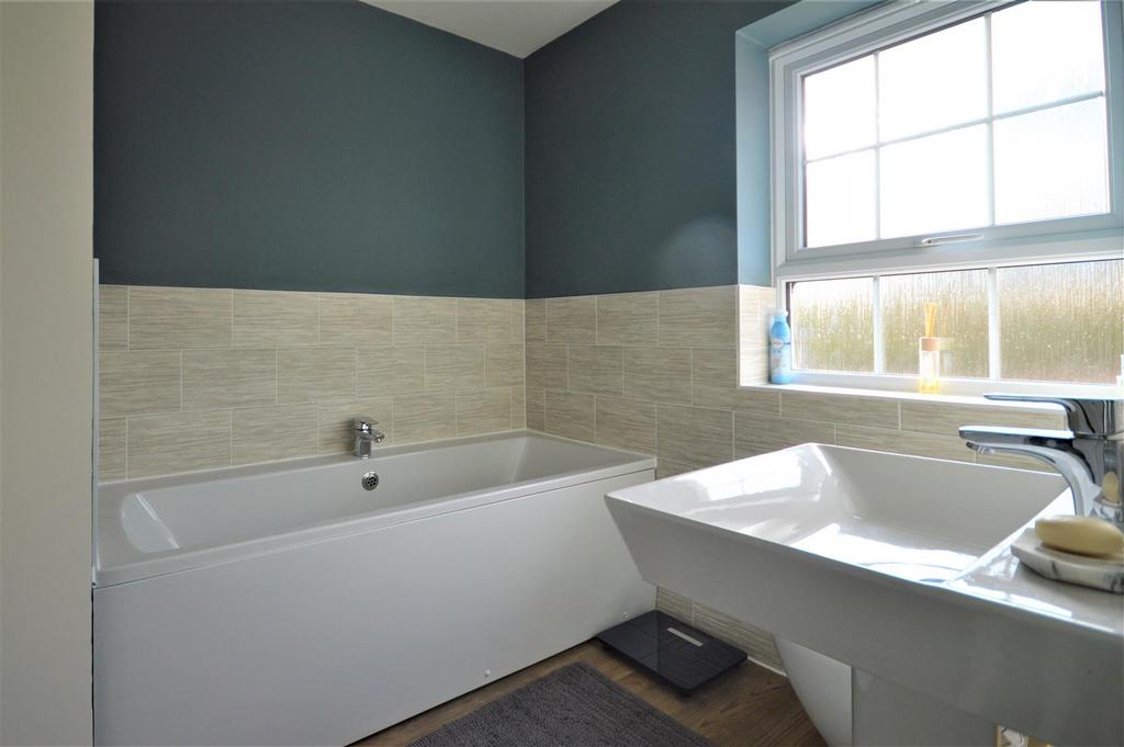Bathroom.JPG