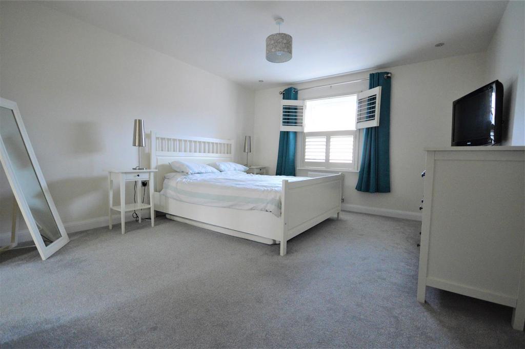 Master Bedroom.JPG