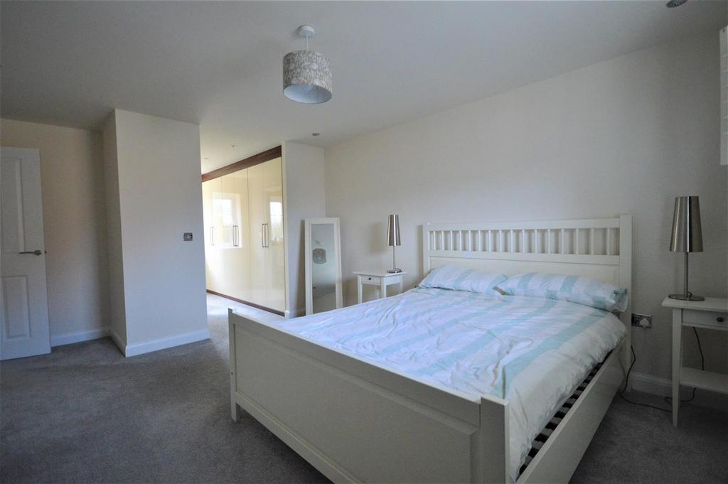 Master bedroom a.JPG