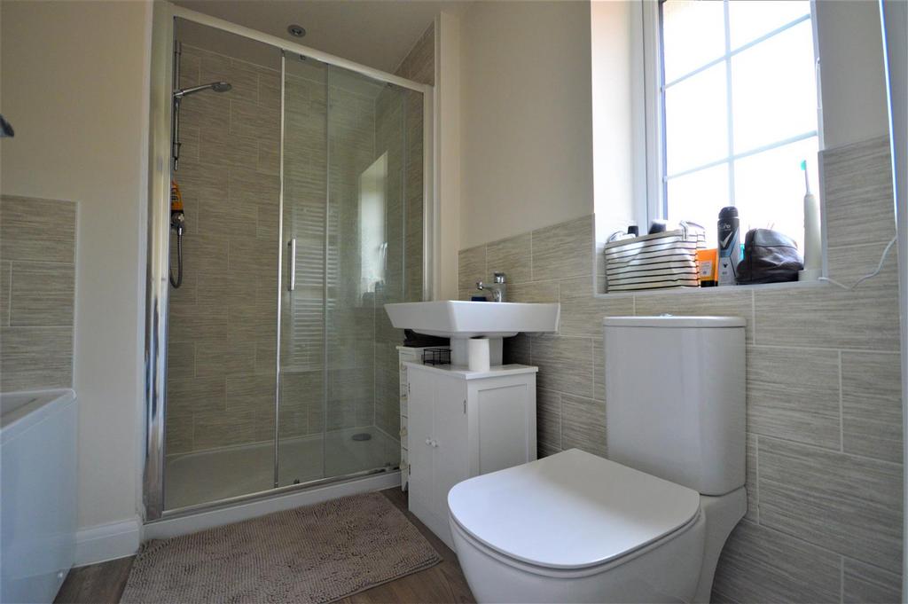 Master Bedroom ES.JPG