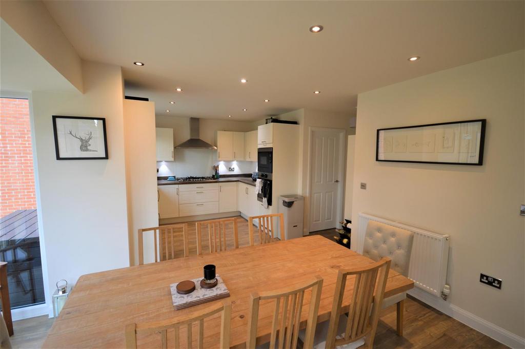 Open plan Kitchen (2).JPG