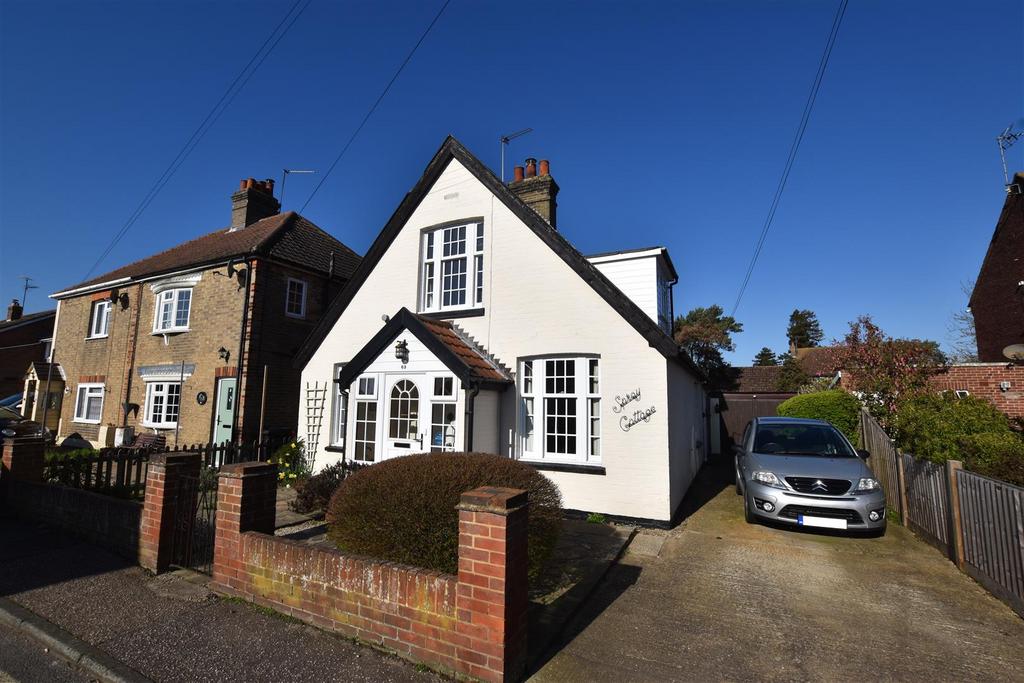 Basin Road, Heybridge Basin, Maldon 3 bed house £450,000