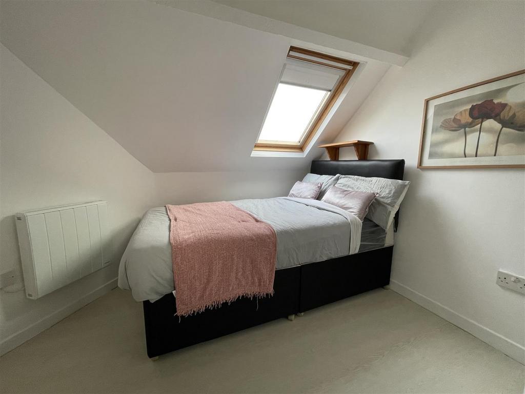 Richmond Road, Cardiff 1 bed flat £830 pcm (£192 pw)