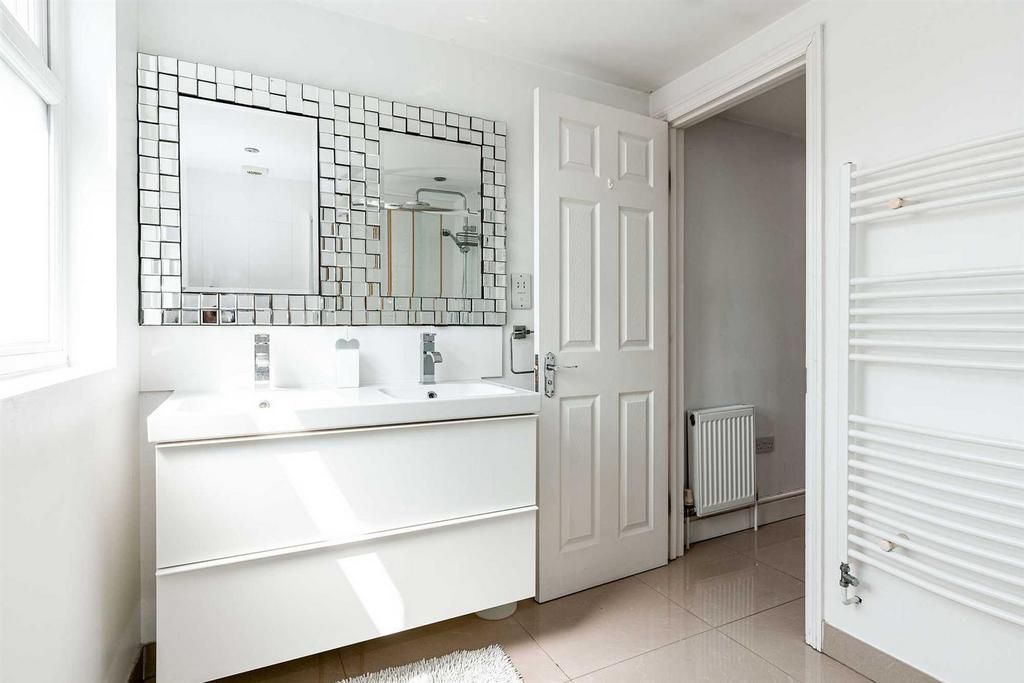12 Tavistock Avenue-11.JPG