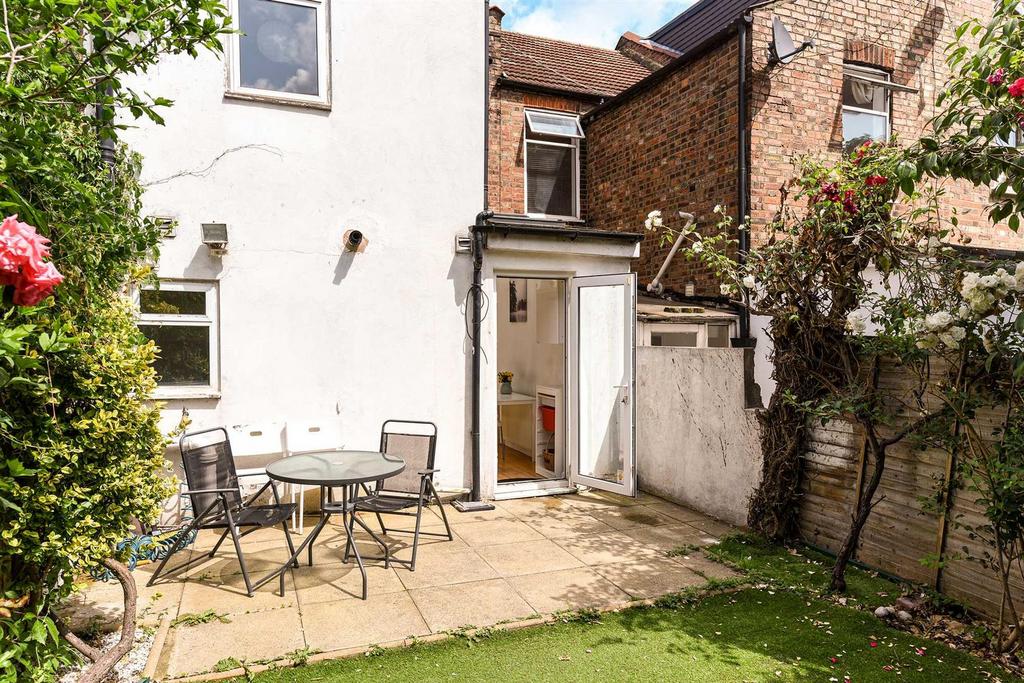 12 Tavistock Avenue-28.JPG